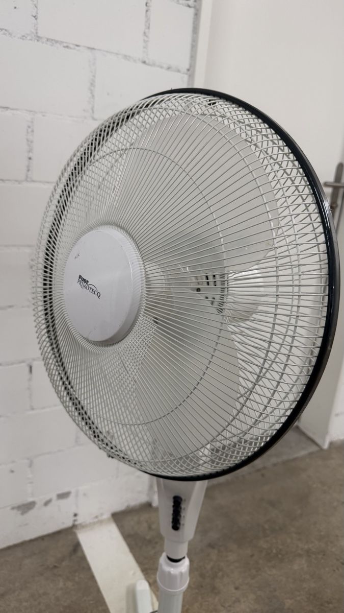 Ventilatoren: Standventilator weiss mit Fernbedienung gebraucht – Gebraucht aus Siebnen von Nikola.jovic3 3