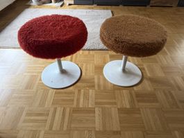 2x Stylische Retro-Hocker mit flauschigem Plüsch-Bezug