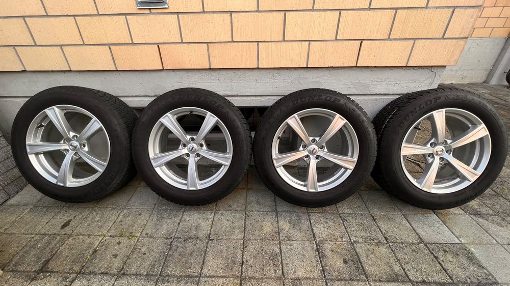 Tappetini Auto In Velluto Perforato Per Volvo XC90 II (2015+), Blu E Giallo, Ricamo CNC