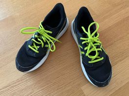 Asics Hallenschuh Gr. 39 (UK 5)