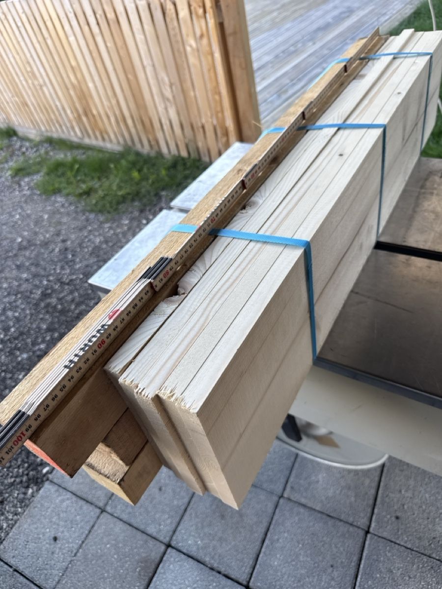 Articles en bois: Brennholz  – D'occasion à Langnau i. E. par Acrjl 1