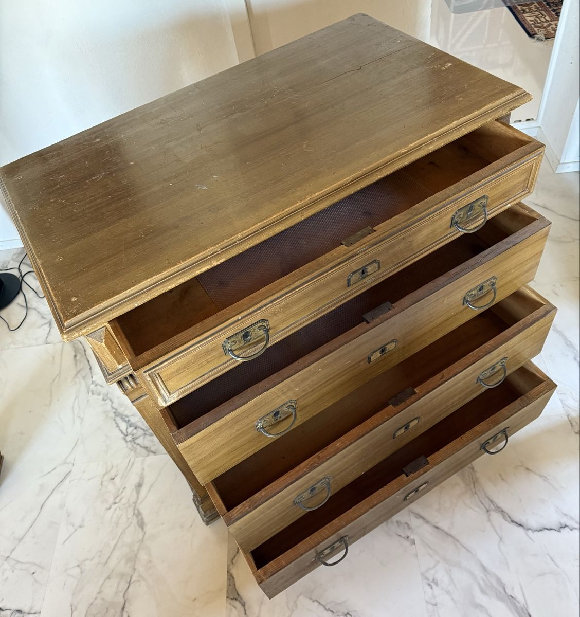 Commodes: Kommode mit Schubladen ANTIK – D'occasion à Büetigen par Mo_driver99