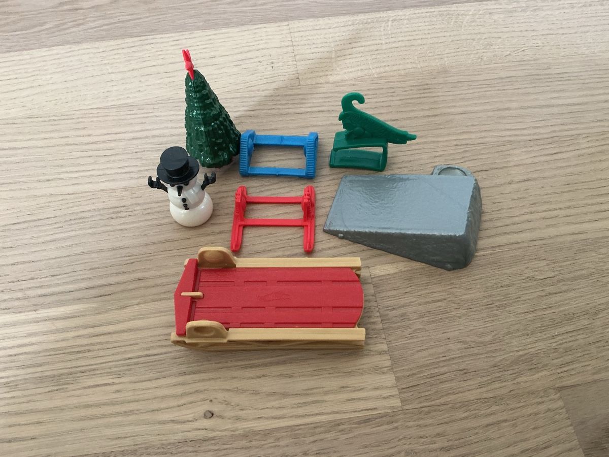 Tutte le decorazioni: Hot Wheels Zubehörset – Usato da Muri AG venduto da Snow65