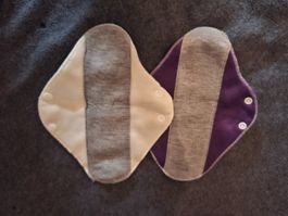 2x Periodenunterwäsche violett & weis 23x19.5 mit Druckknopf