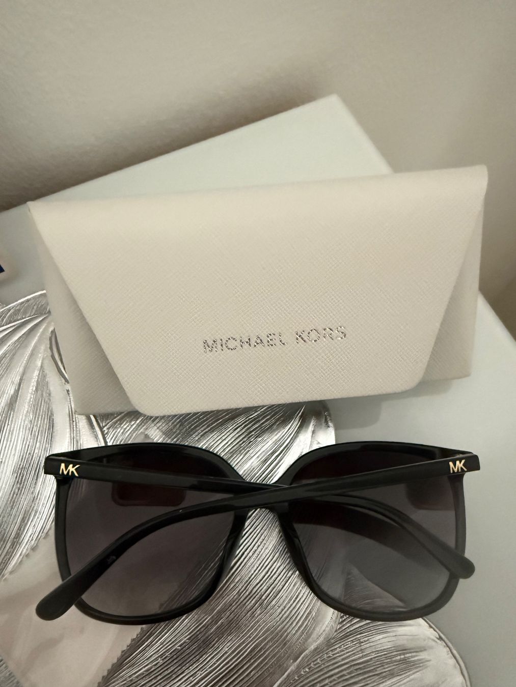 Michael Kors Occhiali & Lenti: Lunettes de soleil Michael Kors – Nuovo e nell'imballaggio originale da Sion venduto da ami_q6wn