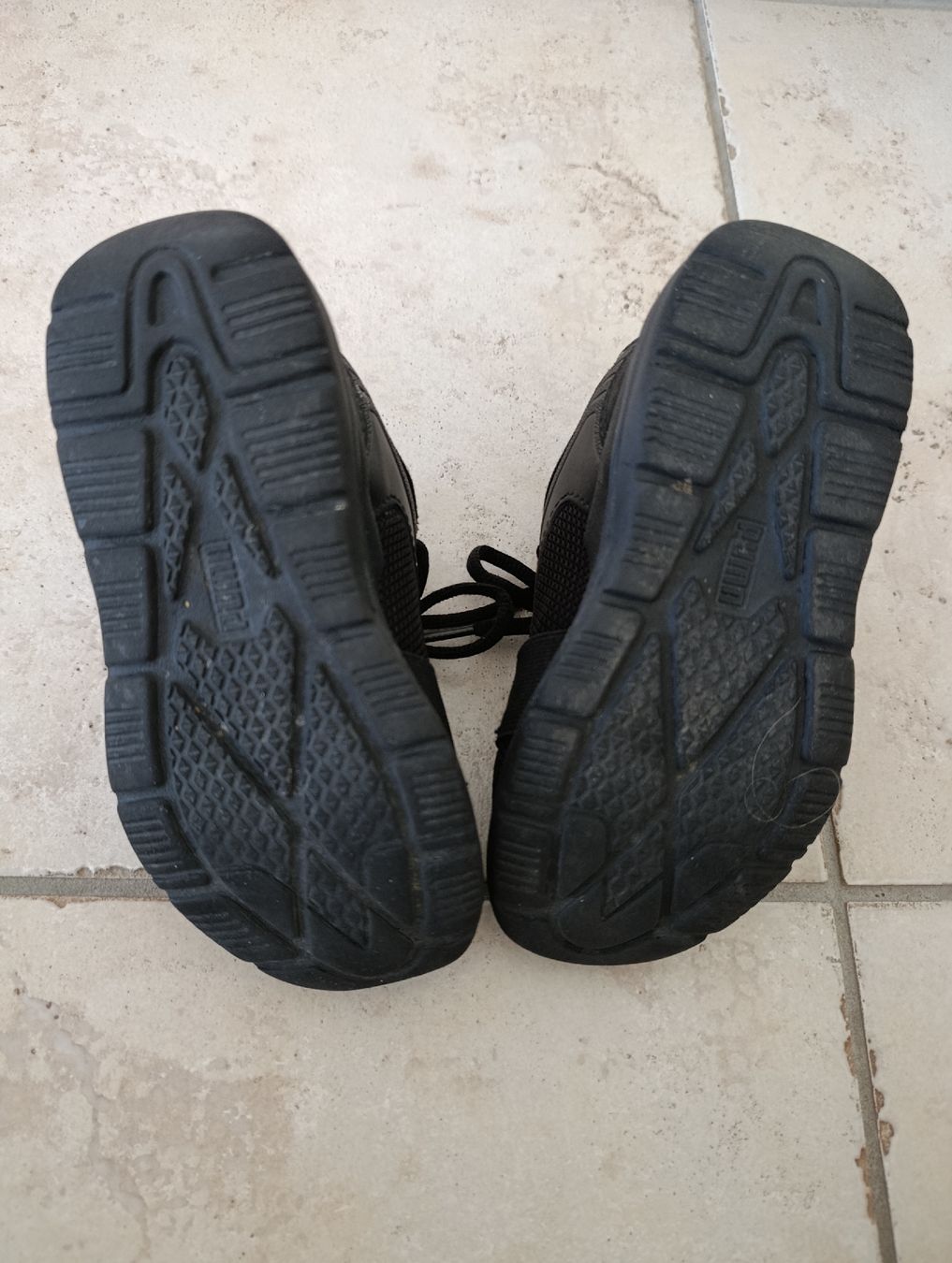 Puma Scarpe da uomo: BASKETS PUMA NOIR 28 – Usato da Sierre venduto da shirley04 2