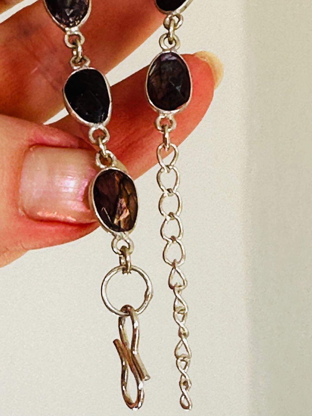 Bracciali & Braccialetti: Color Enhanced Red Flash Labradorite Bracelet 7" – Nuovo e nell'imballaggio originale da Genève venduto da AGBERG 8