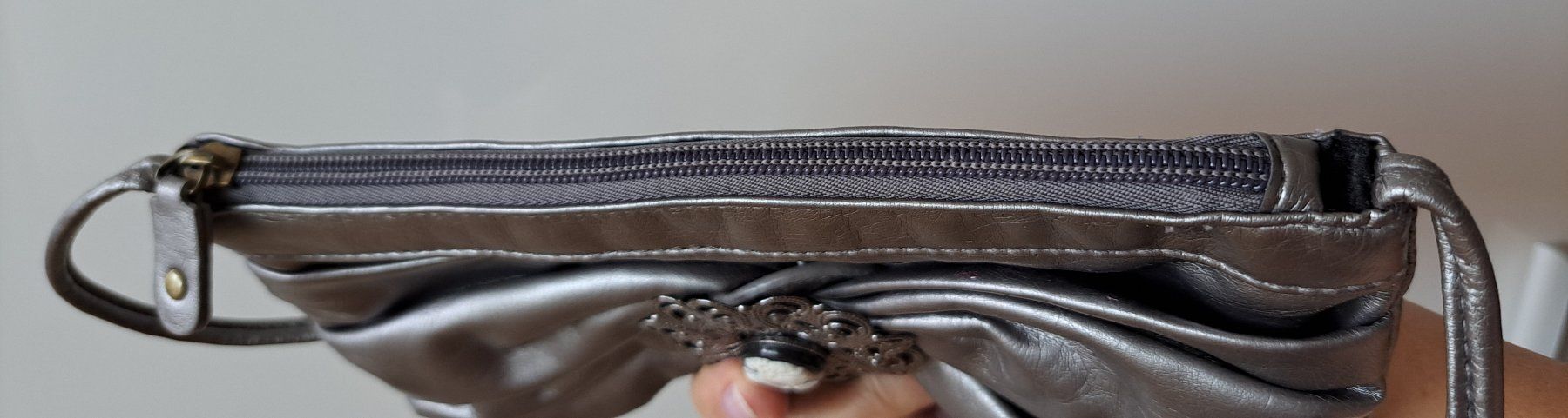 Sacs femmes: Pochette argentée – Neuf (Voir description) à Le Mont-sur-Lausanne par olatiu 4