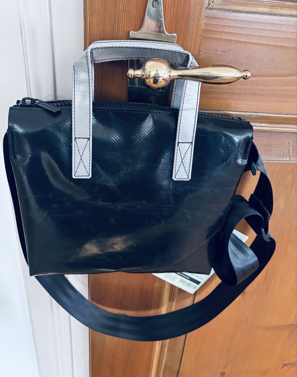 Freitag Sacs: FREITAG Ruby F274 schwarz NEU Ab  => 135.- – Neuf avec emballage d'origine à Basel par Seele7 1