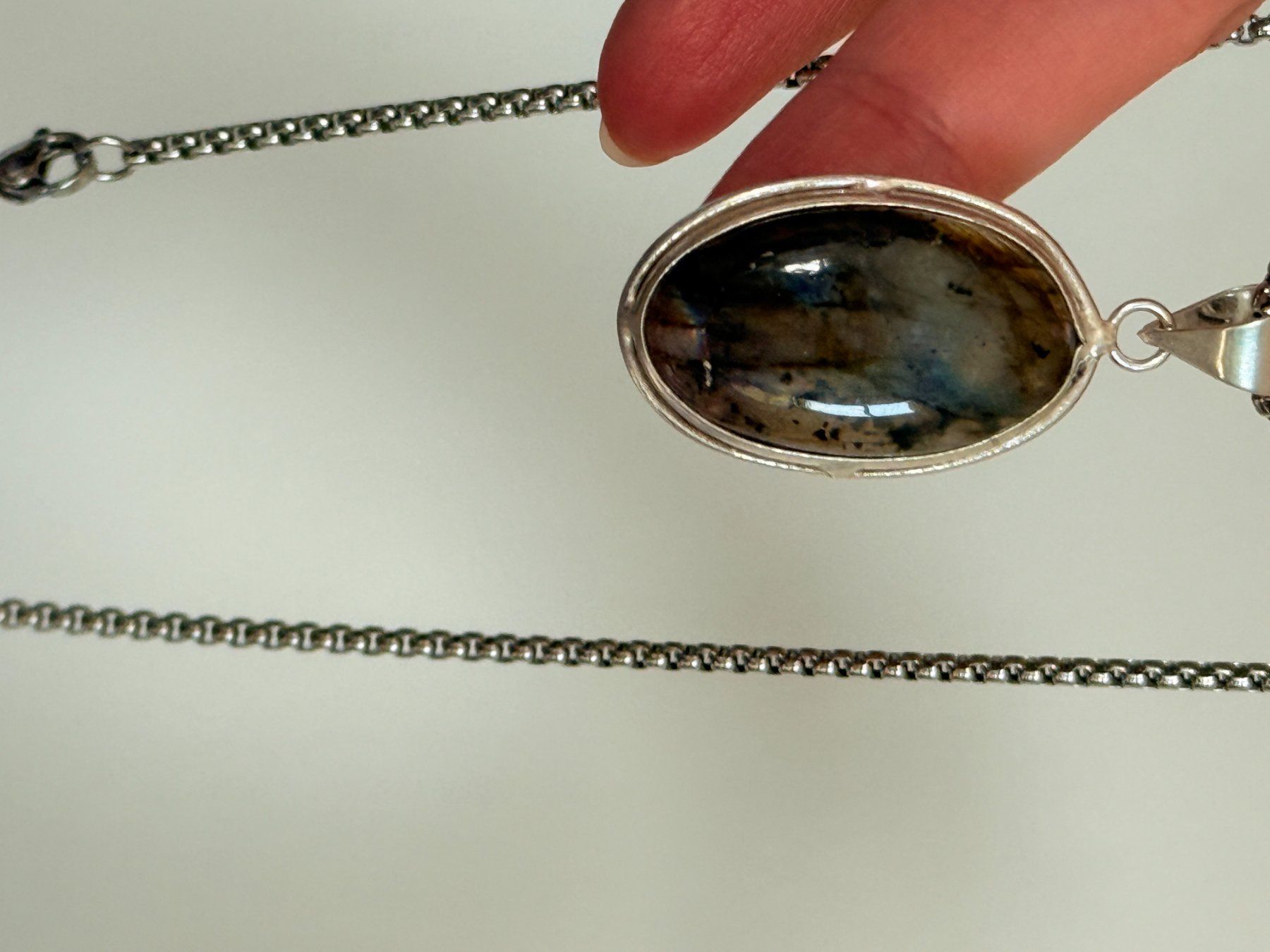Catenine: Collier Labradorite Élégance discrète, neuf. – Nuovo e nell'imballaggio originale da Genève venduto da AGBERG 5
