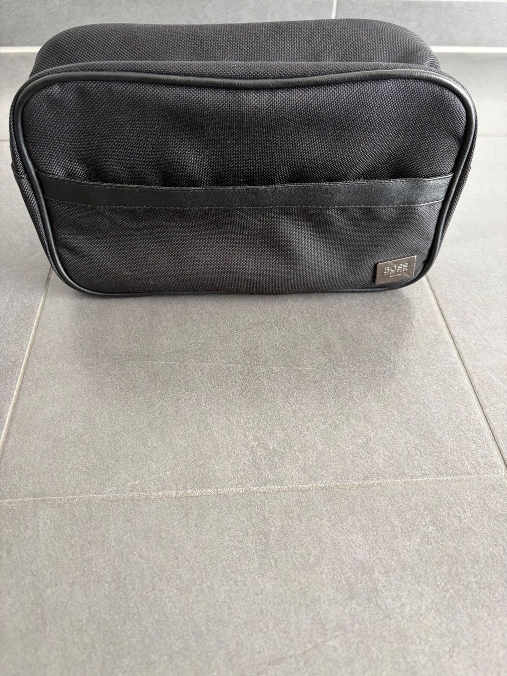 Hugo Boss Custodie per cosmetici: Necessaire Schwarz – Usato da Beinwil am See venduto da den_p9db