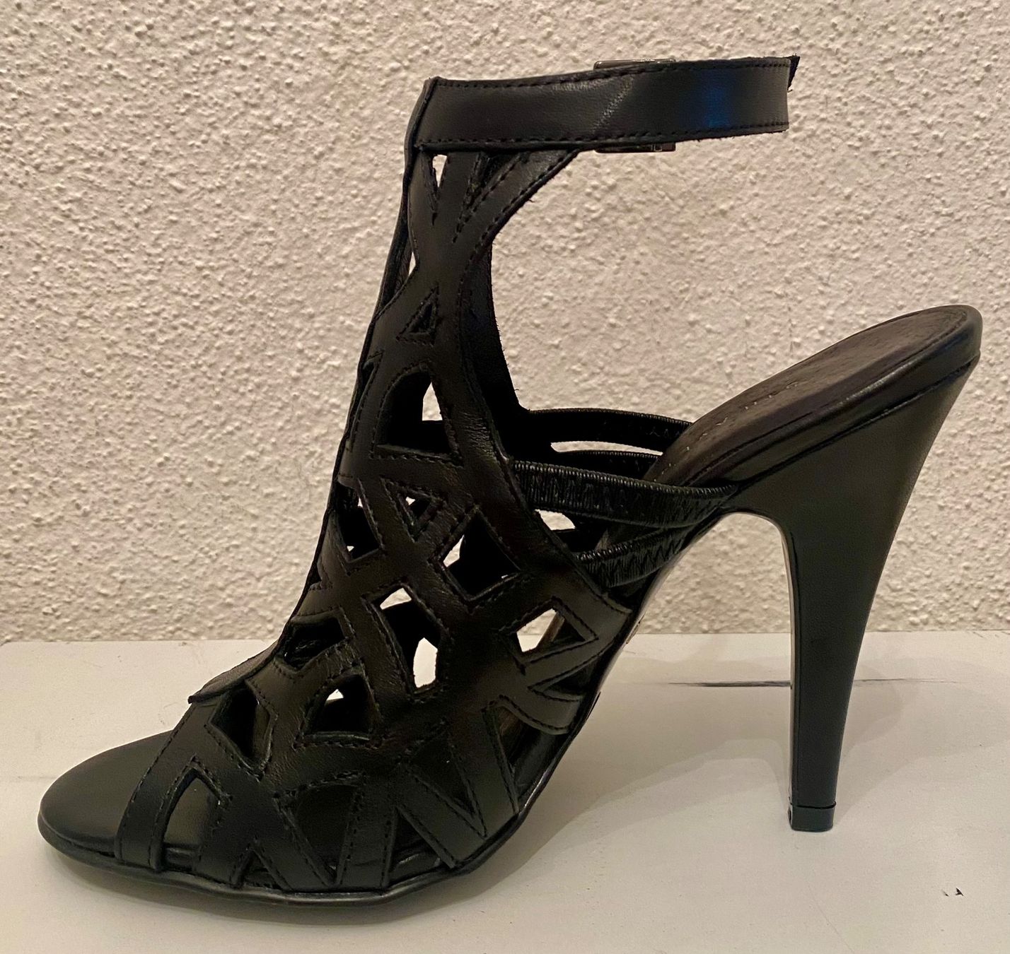 Scarpe da donna: Schuhe in Schwarz, Gr. 38, Neu – Nuovo (secondo la descrizione) da Zürich venduto da Maria2021 2