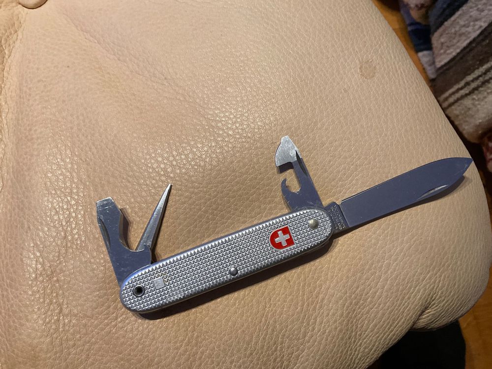 Schweizer Armee-Sackmesser Victorinox 85 (Gebraucht) in Neerach für CHF ...