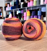 Strickwolle Farbverlauf 2 Knäuel 400g