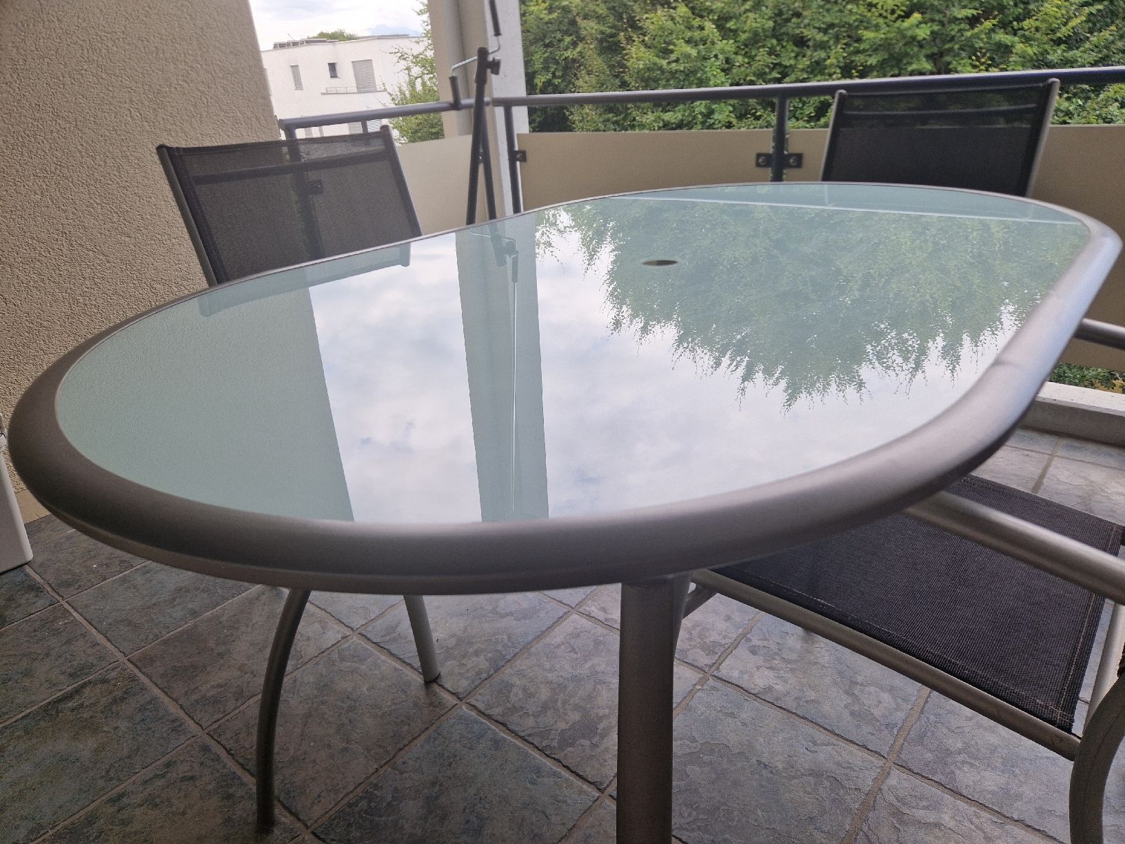 Tische: Glas-Alu Gartentisch und 3 Stühle – Gebraucht aus Baar von chorche03 3