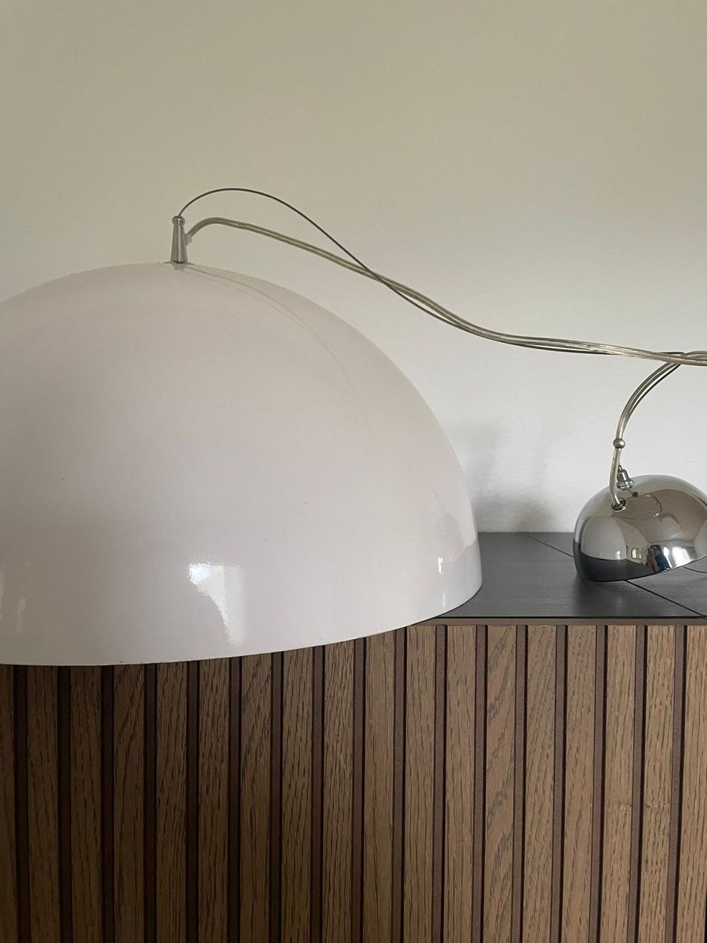 Interio Lampadari & plafoniere: Interio Lampe Hängeleuchte weiss/silber 50cm Durchmesser – Usato da Hölstein venduto da Jomojilune 1