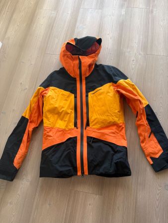 Veste gore tex de la marque Peak Performance