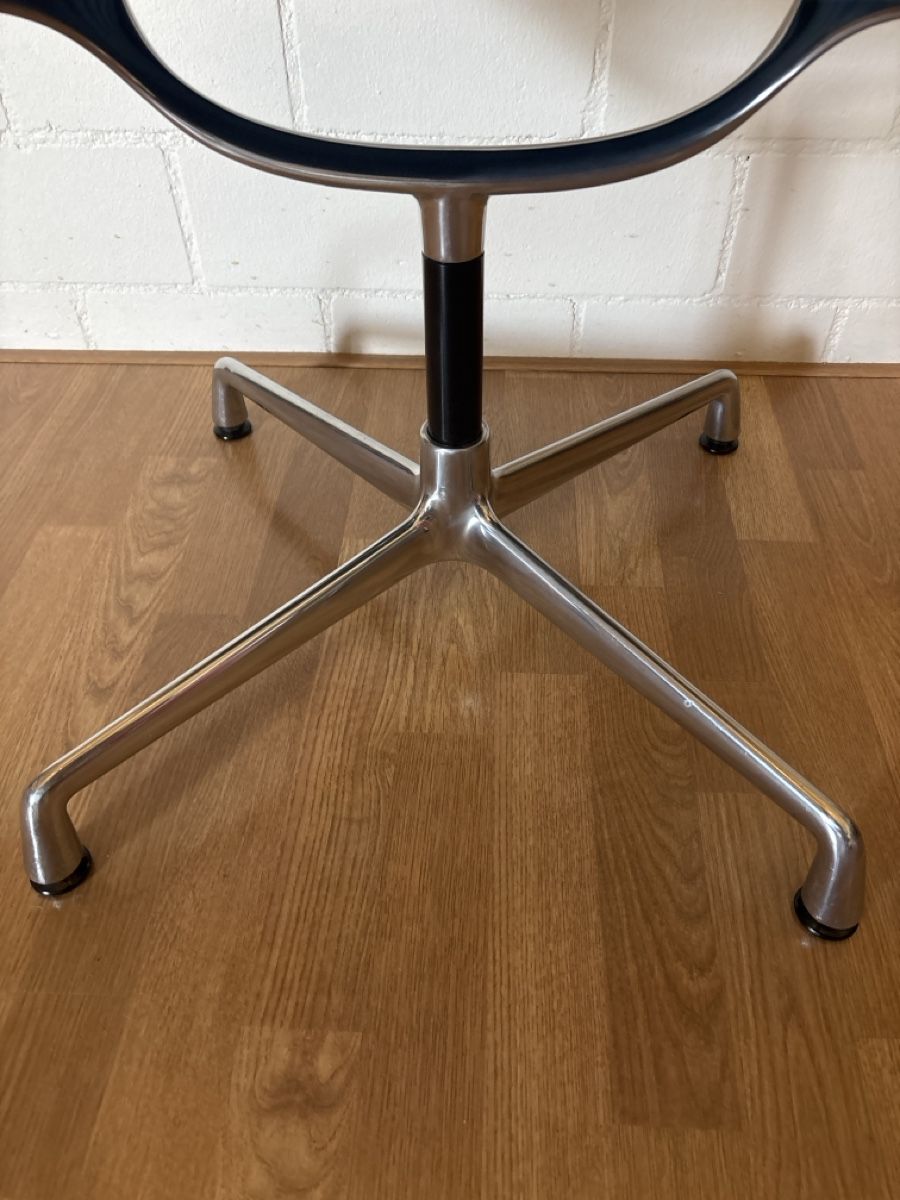Vitra Chaises: Vitra Eames Alu Chair – D'occasion à Basel par magnummarine 4