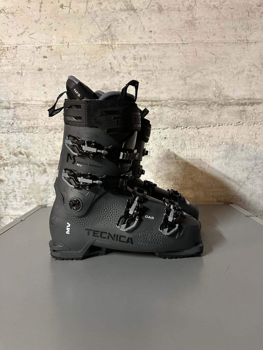Tecnica Scarpe da uomo: Tecnica Skischuhe 29 / Gr. 44.5 – Usato da Emmenbrücke venduto da karkarkar
