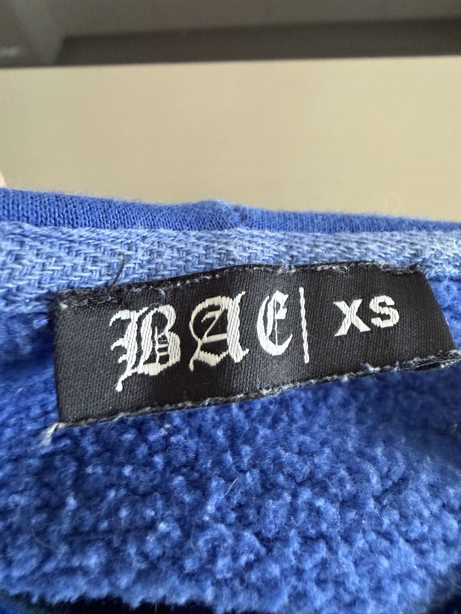 Maglioni & Felpe: Blauer Kapuzenpullover mit Skelett-Motiv, Grösse M – Usato da Hergiswil NW venduto da bar_55lf 2