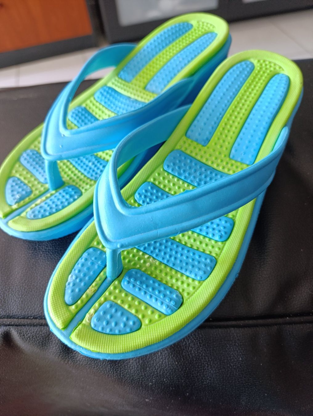 Chaussures femmes: Flip flop bleu-vert à talon – Neuf avec emballage d'origine à St-Cergue par Neviana
