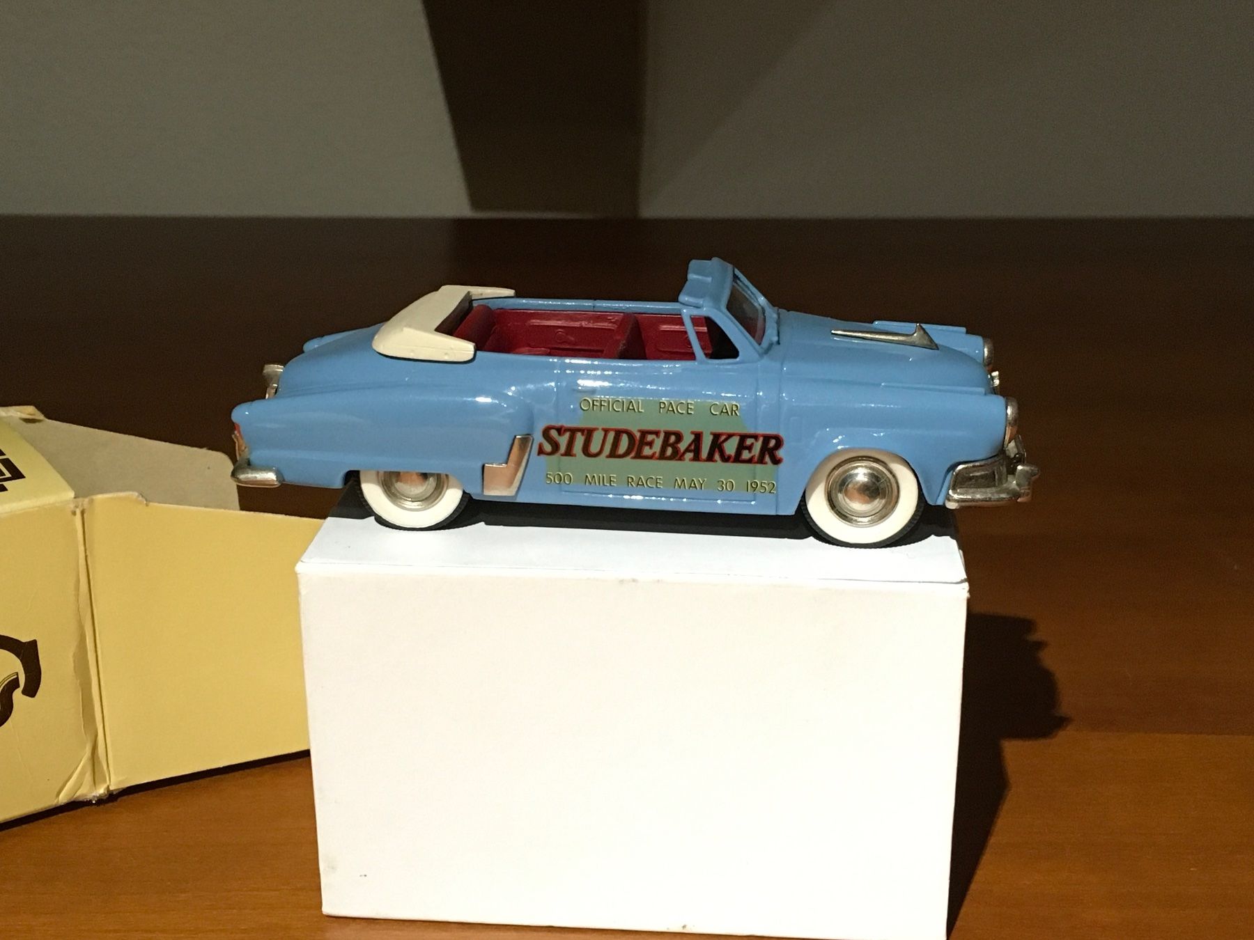 Brooklin Modellini d'auto: 52‘ Studebaker Commander Indianapolis Pace Car 1/43 Brooklin – Nuovo (secondo la descrizione) da Wohlen AG venduto da PrivatSammlung 5
