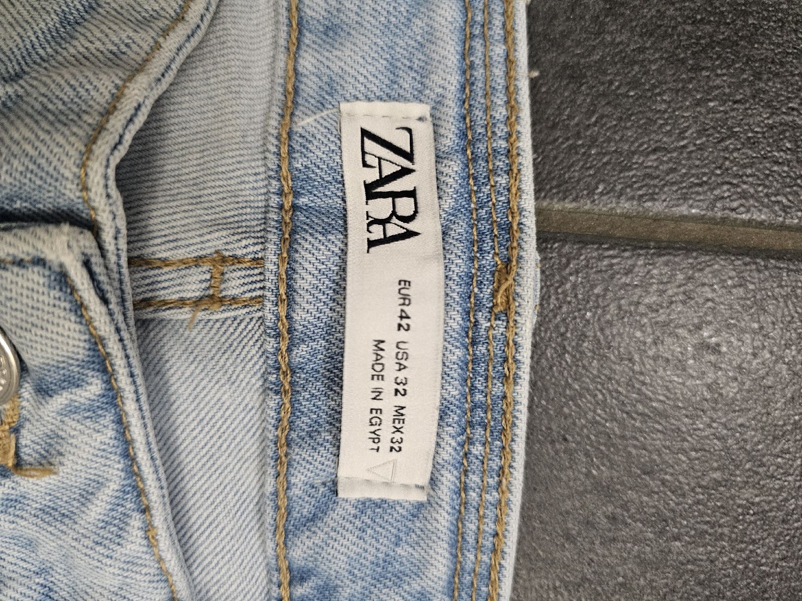 Zara Jeans: Zara Jeans Light Blue Ripped Gr. 42 – Usato da Lohn-Ammannsegg venduto da Kiki1311 1