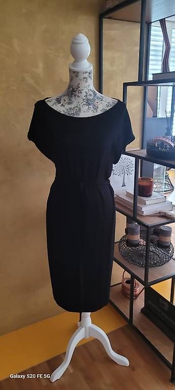 Vestiti: Kleid Bruno Banani Gr.40 – Usato da Oberaach venduto da Svea11 4