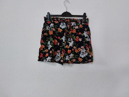 Kurze Hose Blumenmuster