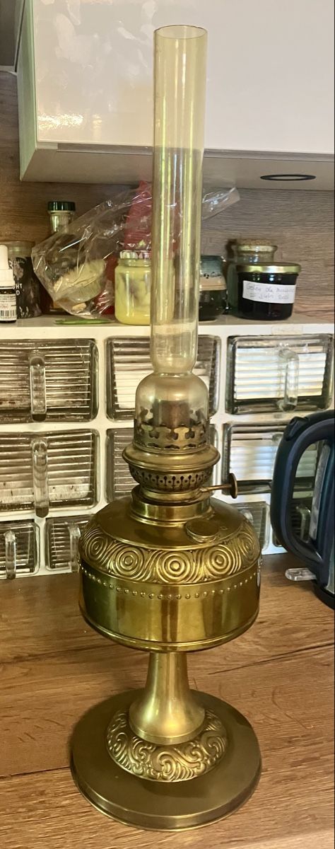 Lampes anciennes: Lampe à pétrole  – D'occasion à Puidoux par lemacos 9
