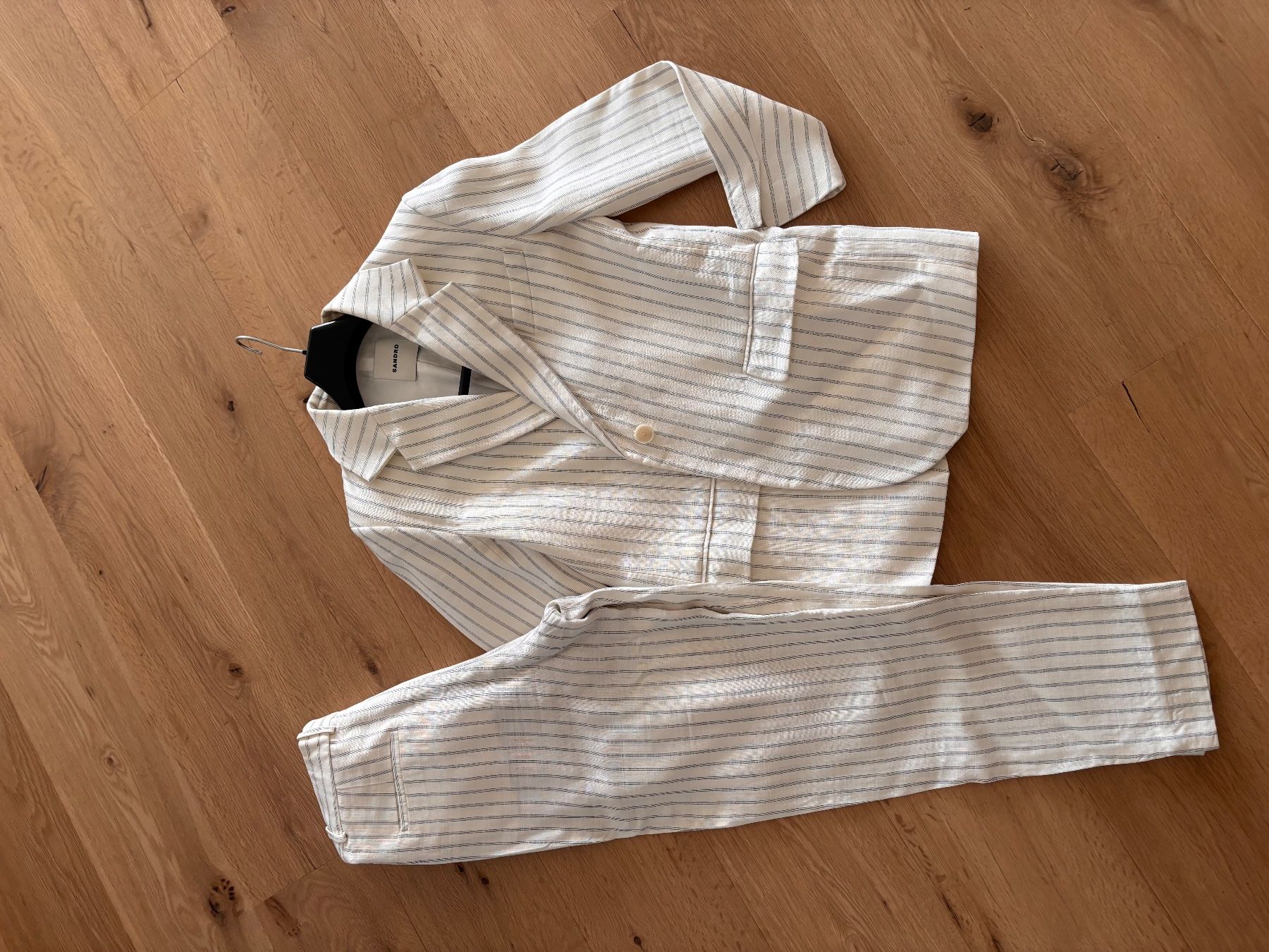 Sandro Completi & Tailleur: NEU Sandro Paris Striped Suit – Nuovo (secondo la descrizione) da Winznau venduto da Lauralavera1 5