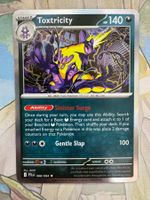Pokémon TCG – Toxtricity Holo (PFL068) Phantasmal Flames