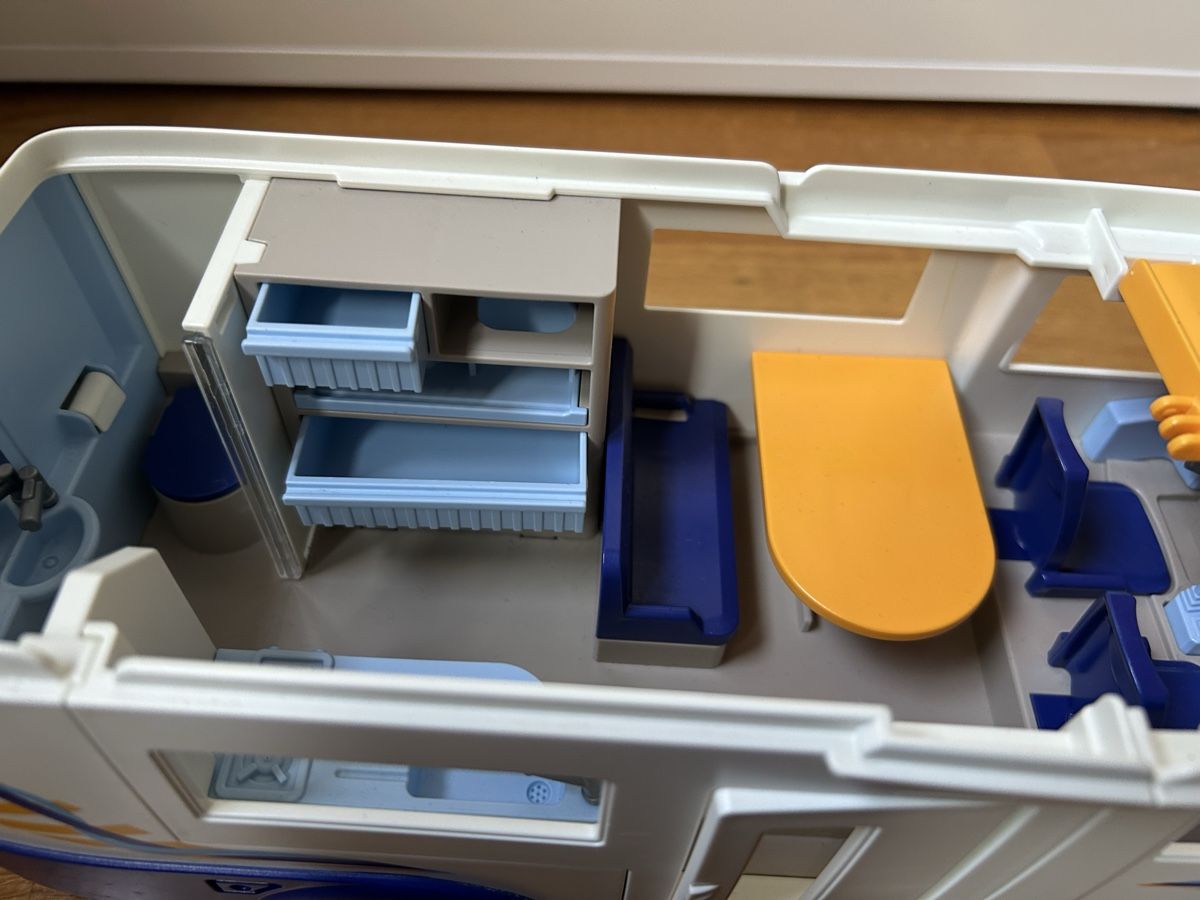 Playmobil Giocattoli: Playmobil Camper – Usato da Zürich venduto da Petrita 4
