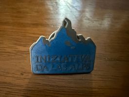 Pin Iniziativa da las Alps blau gebraucht Zustand gut