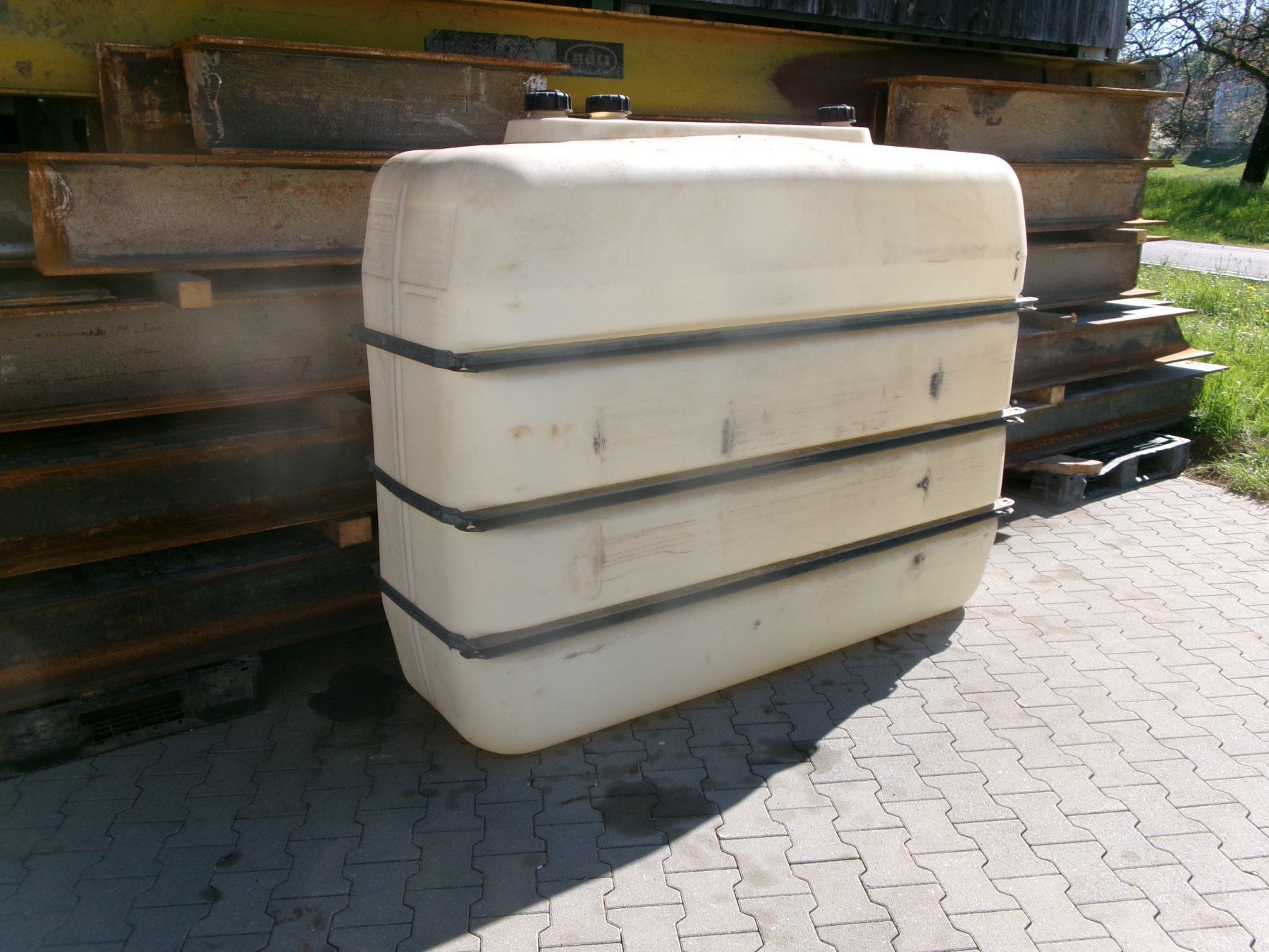Riscaldamento: Roth - Kunststoff - Heizoel -Dieseltank  2000Liter – Usato da Eschenbach SG venduto da GM-29