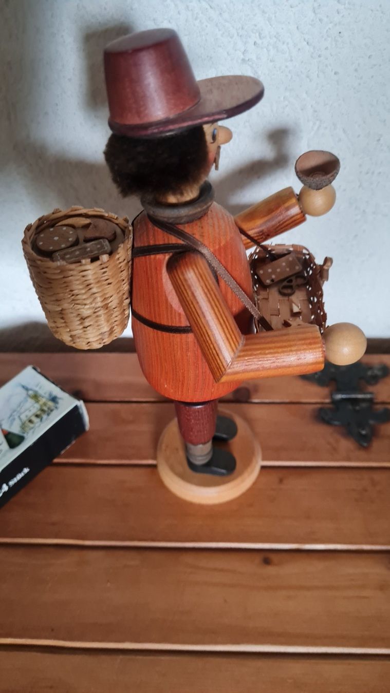Tutte le decorazioni: Rauchermännchen Lebkuchenverkäufer – Usato da Münsingen venduto da Cuci31 2