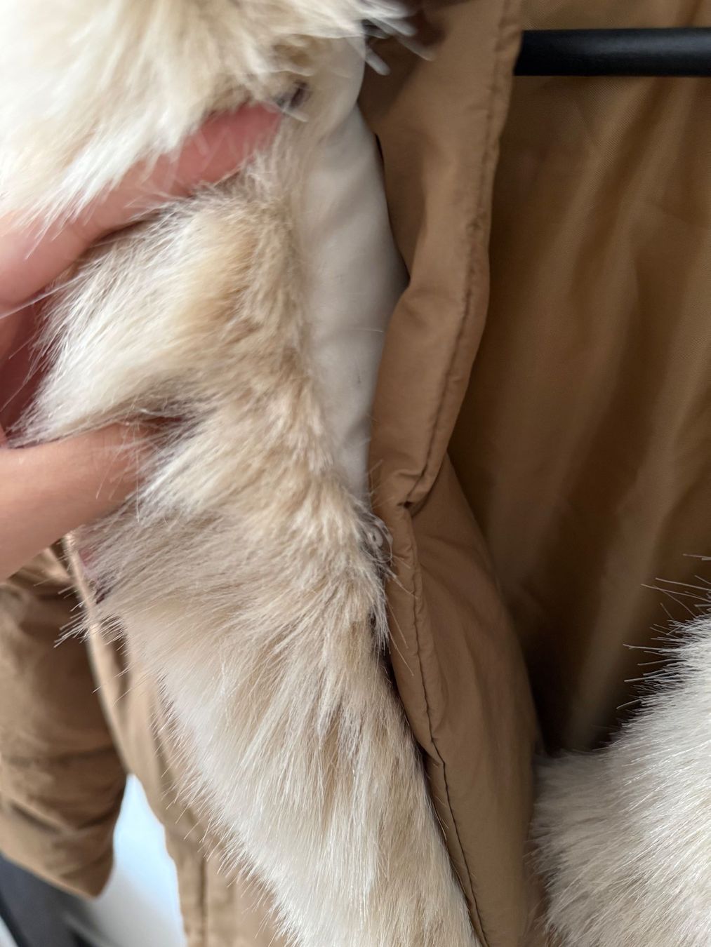 Giacche: Winter jacket with fur collar, size M – Usato da St. Gallen venduto da trxcy 2