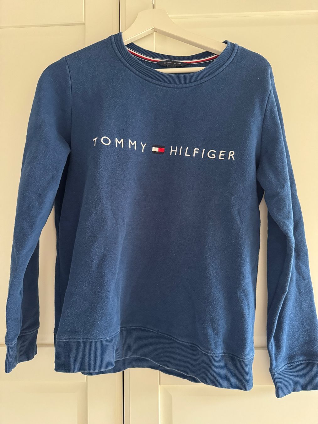 Tommy Hilfiger Pulls & Sweat-shirts: Tommy Hilfiger Pullover Blau Grösse M – D'occasion à Teufen AR par chi_h55m