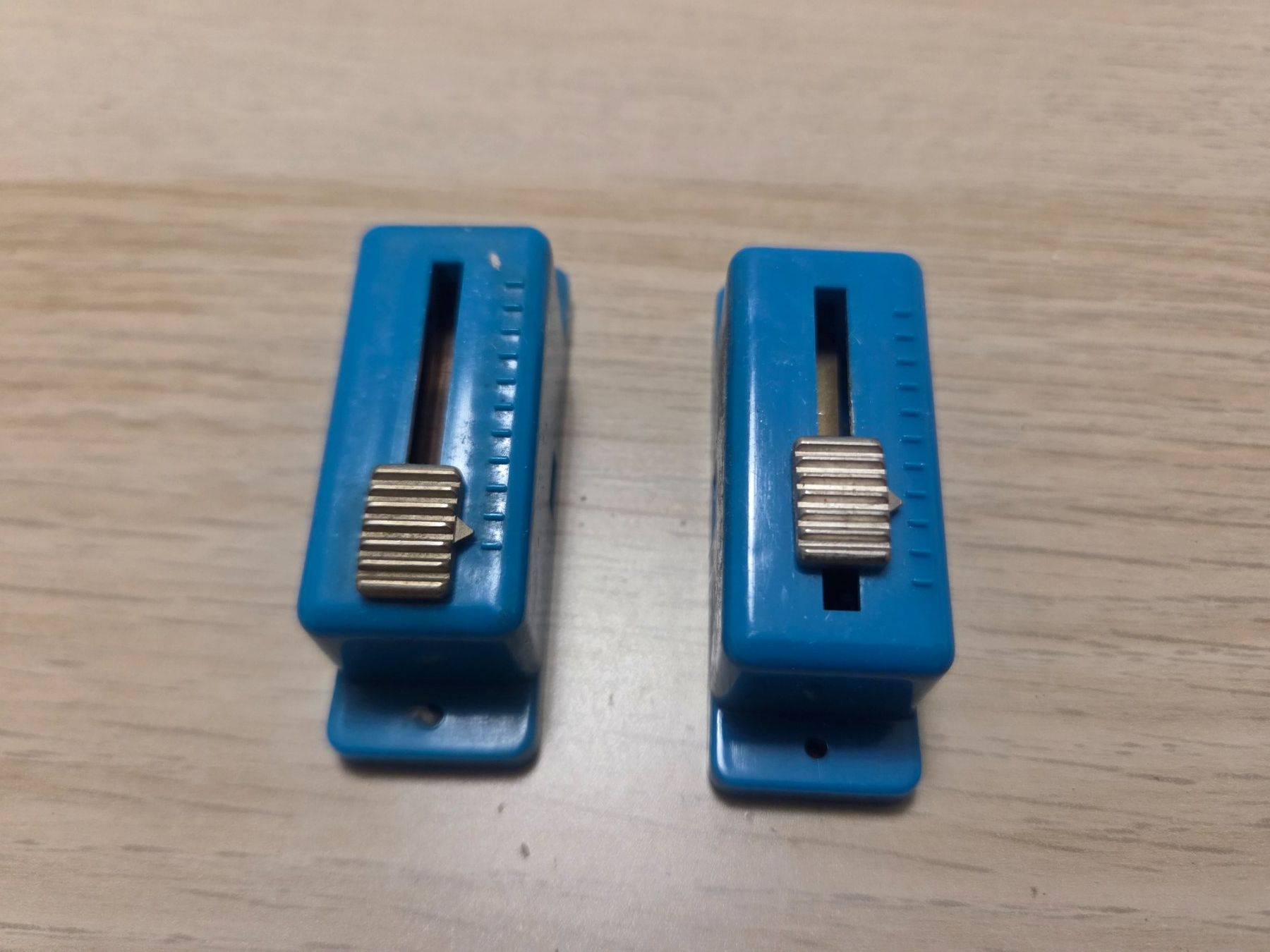 Trix Modelleisenbahnen: Trix 2 x 6629 Aufenthaltschalter – Gebraucht aus St-Aubin-Sauges von Lo_Go