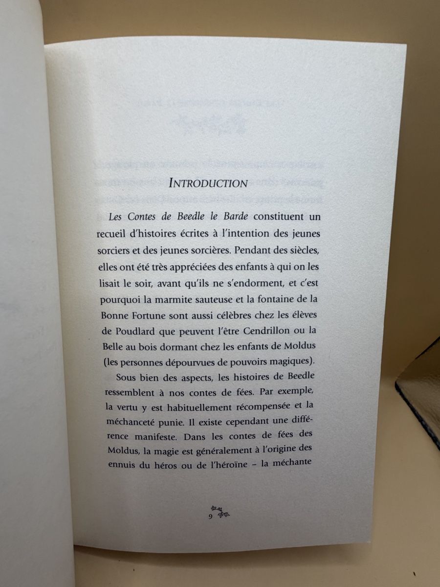 Libri: Les Contes de Beedle le Barde - Harry Potter – Usato da Genève venduto da sho_67qj 7