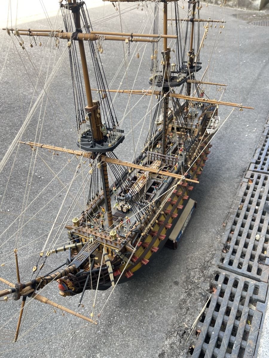 Kit di modellismo & Modellini statici: Schiffsmodell HMS Victory Schnittmodell mit Vitrine – Usato da Basel venduto da torthum 2