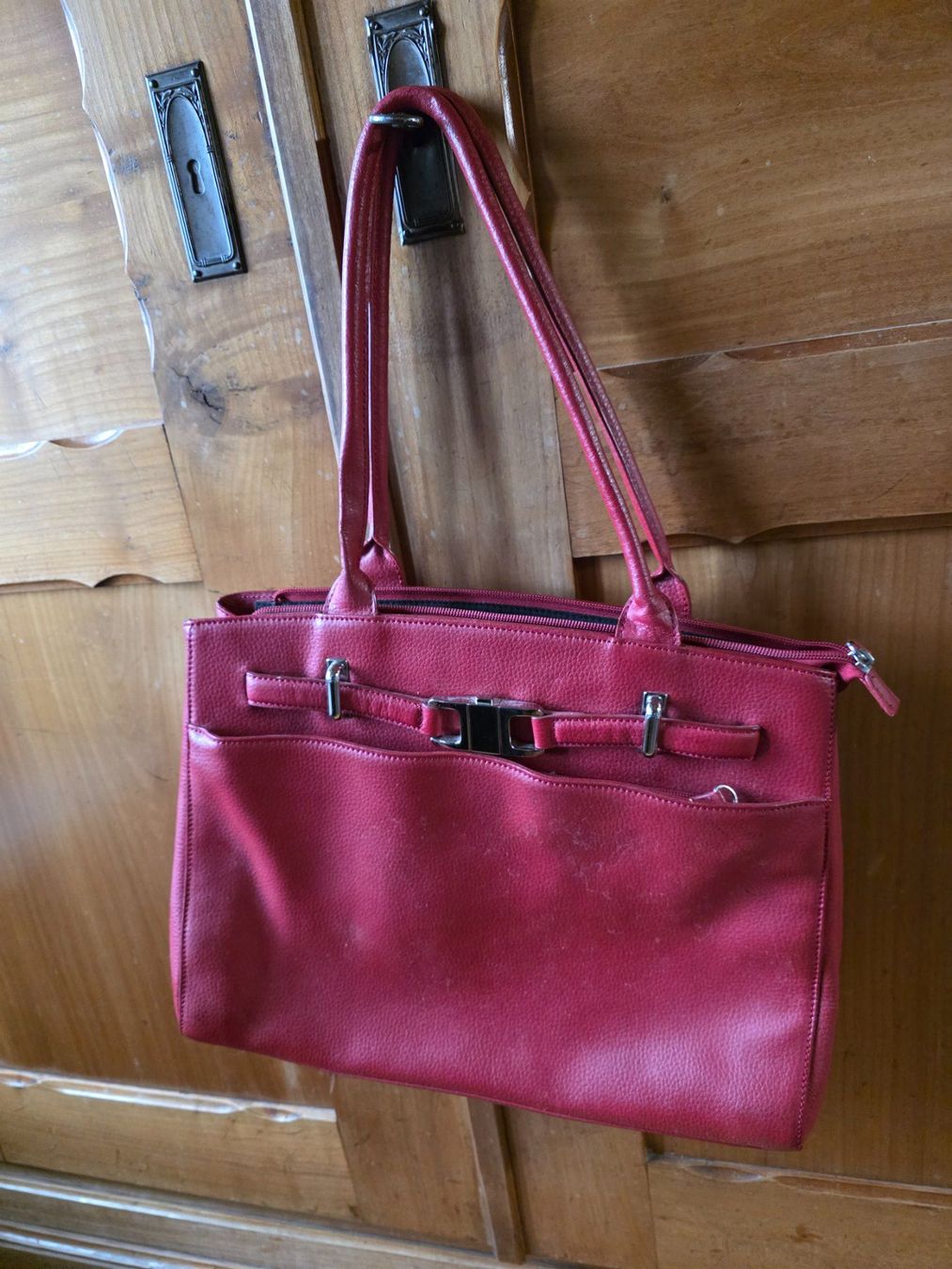 Borse da donna: Vintage rote Leder Hand Tasche – Usato da Walterswil BE venduto da Lonitti 1