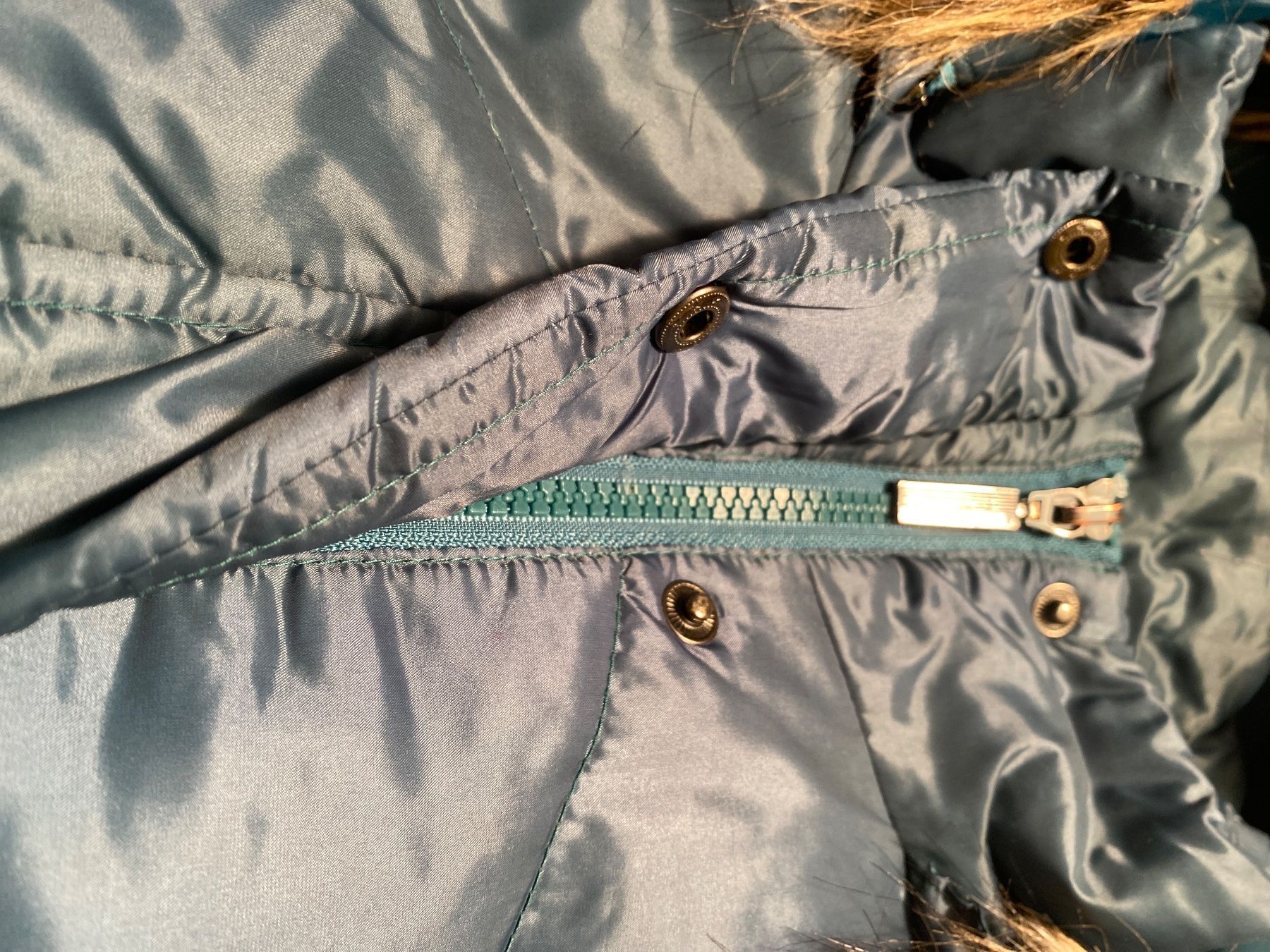 Giacche: Winterjacke Daunen mit Kapuzze Grösse 44 – Usato da Schwyz venduto da Trofana 3