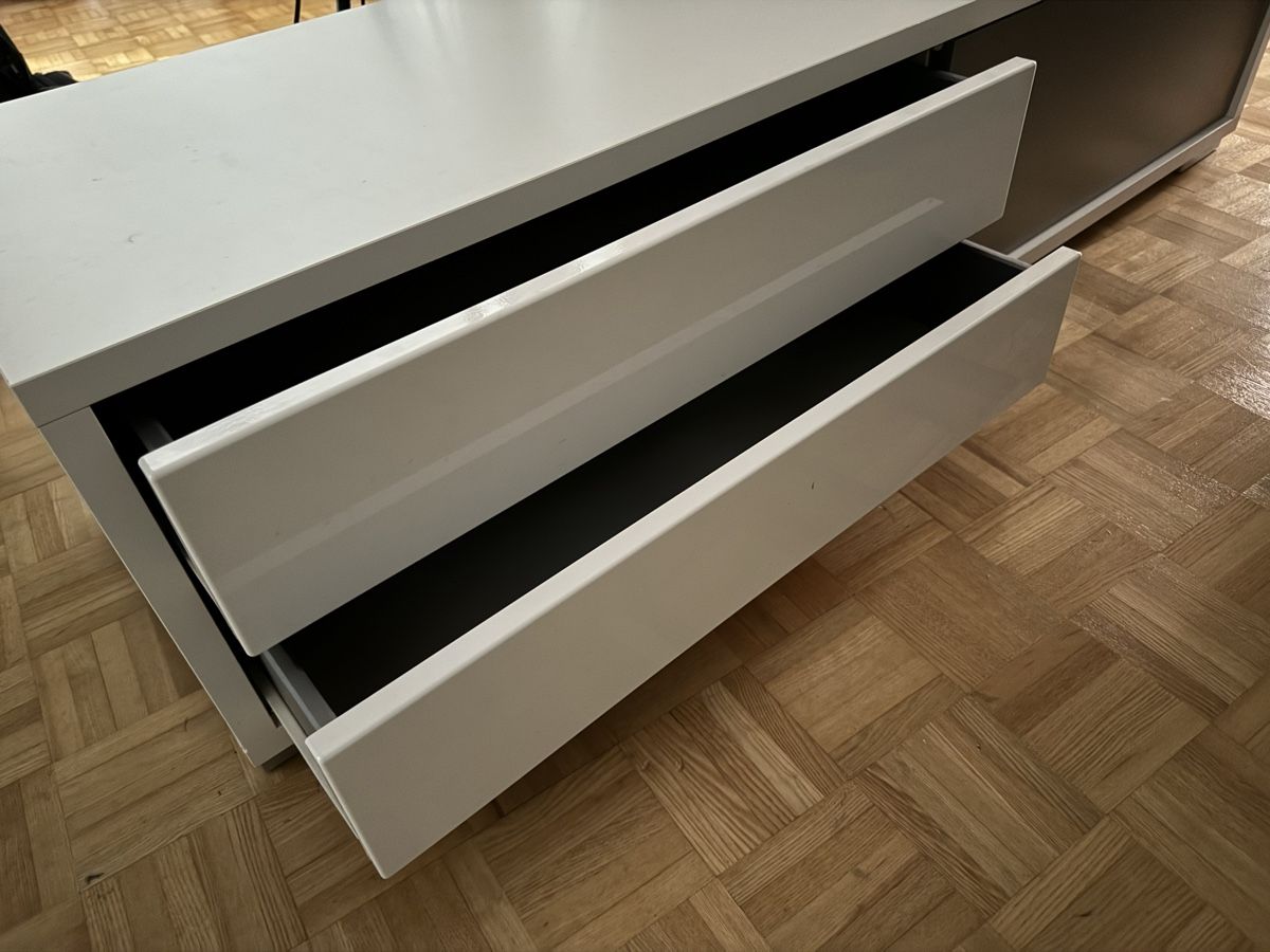 Interio Meubles TV: Interio TV-Möbel (weiss/silber) – D'occasion à Schaffhausen par AMJoho 4