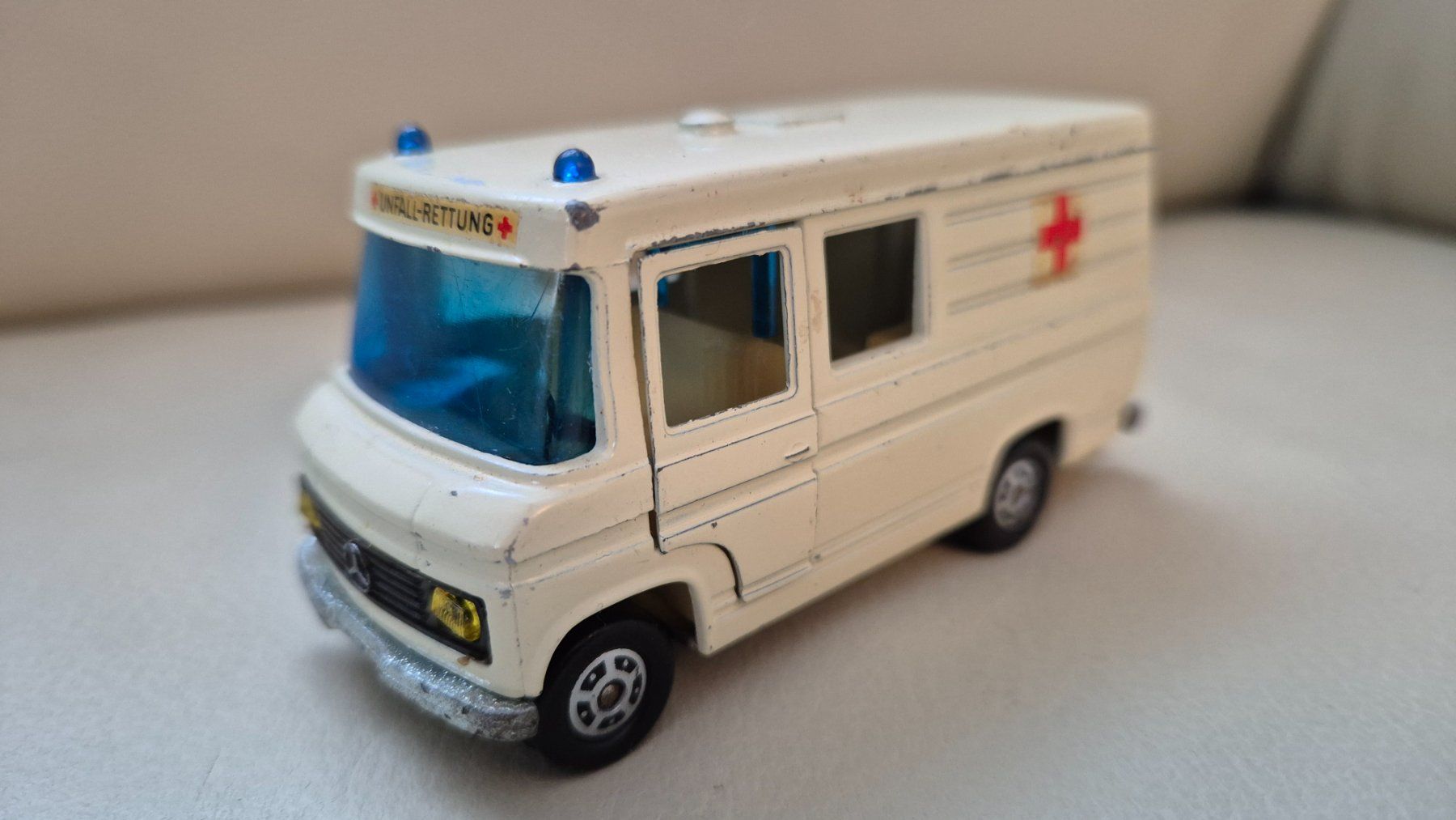 Siku Modellini d'auto: Siku Modell MB 408 D – Usato da Jona venduto da petzi2