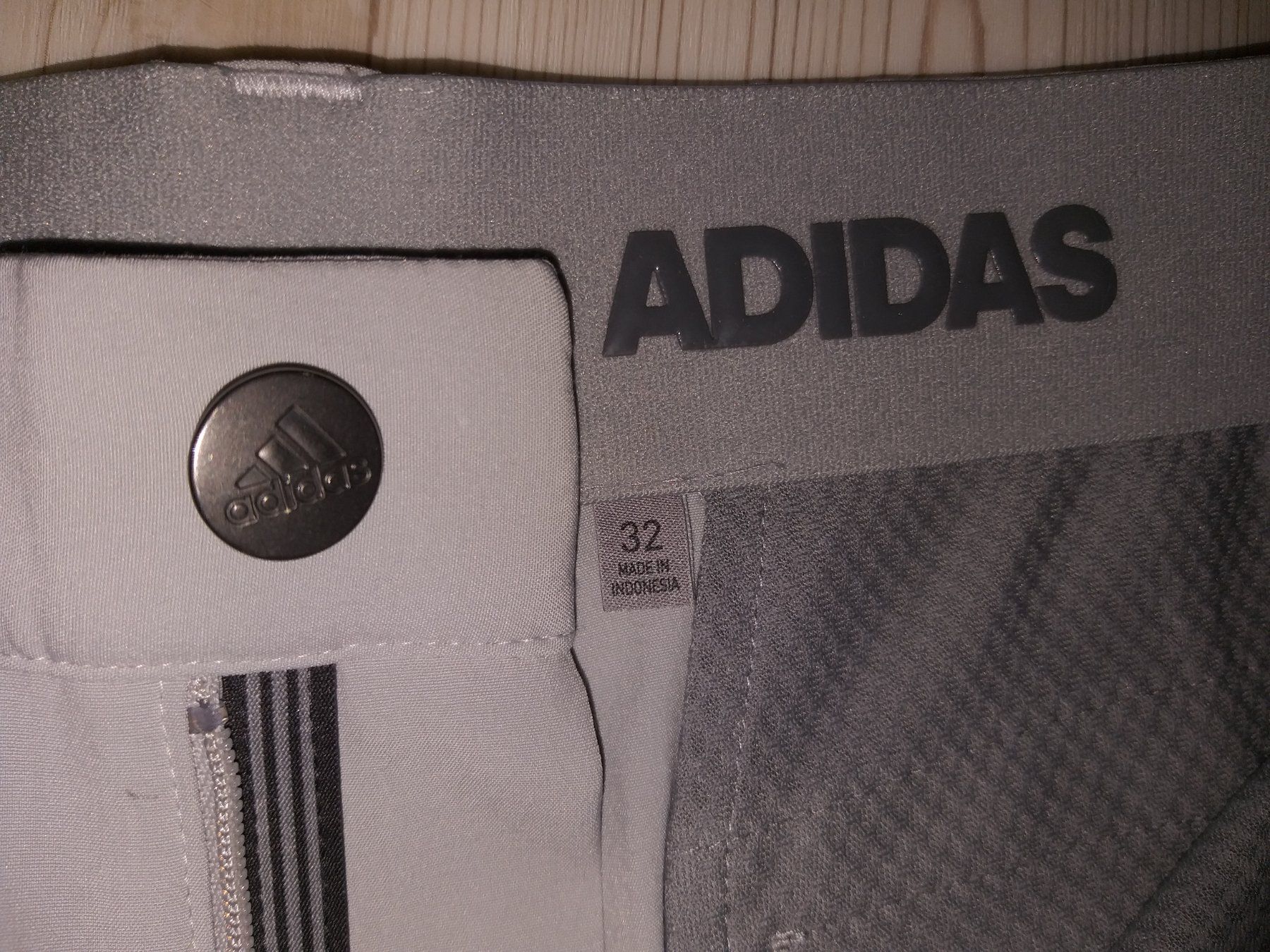 Adidas Pantalons: Short ADIDAS  Taille / Grosse 48 CH ( M) – D'occasion à Cossonay-ville par Super-Price-Quality 3