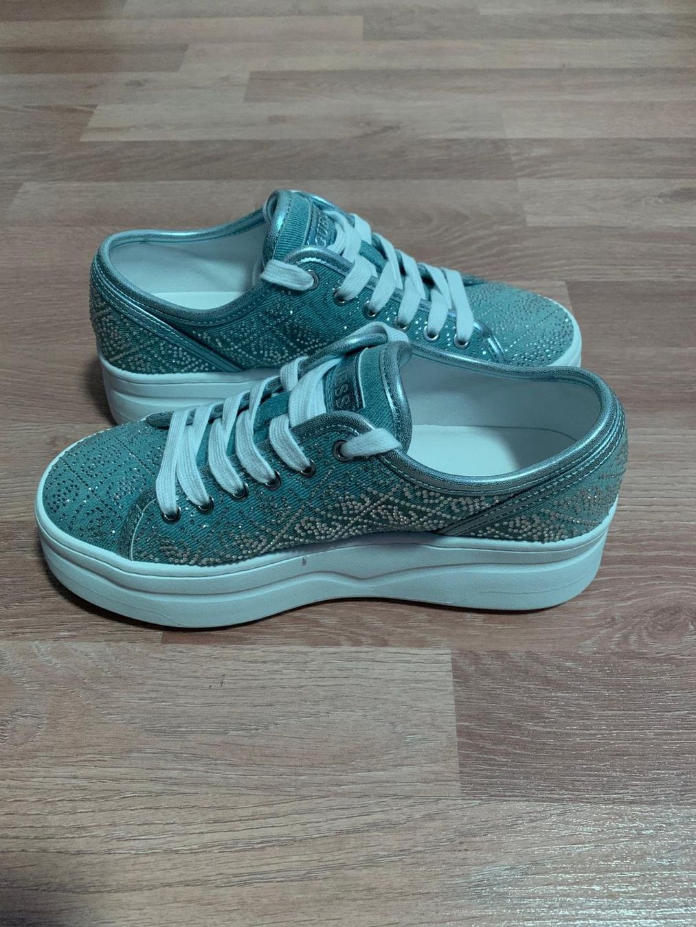 Guess Damenschuhe: Guess Schuhe Damen Queeny – Gebraucht aus Arbon von Halindra 2