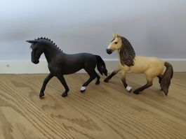 2 schleich horses