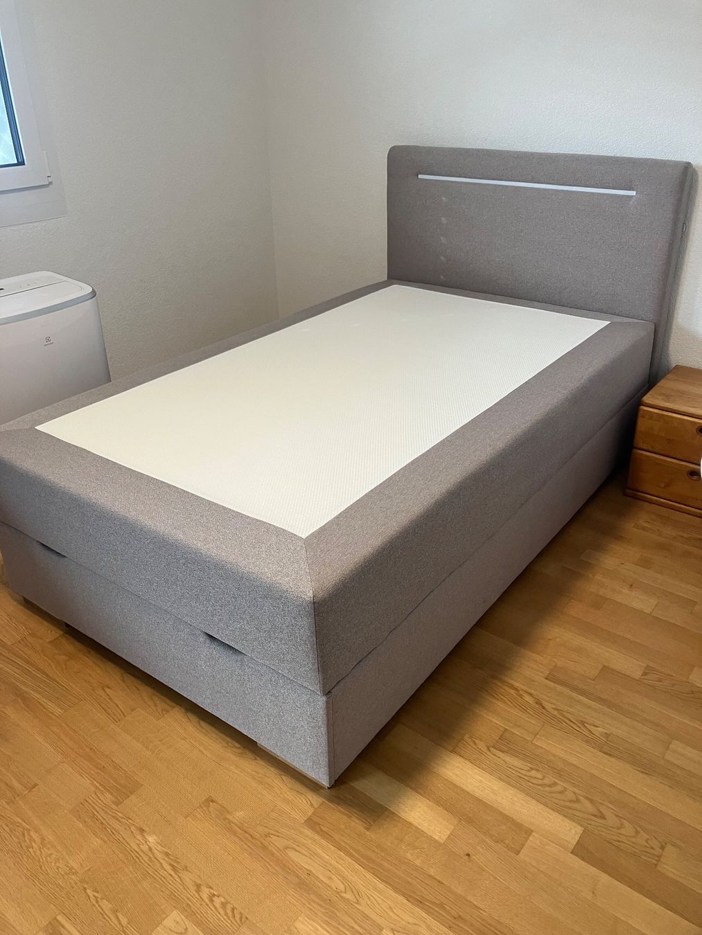 Pfister Betten: Lit Boxspring Pfister – Gebraucht aus Echandens von mar_xvj2 2