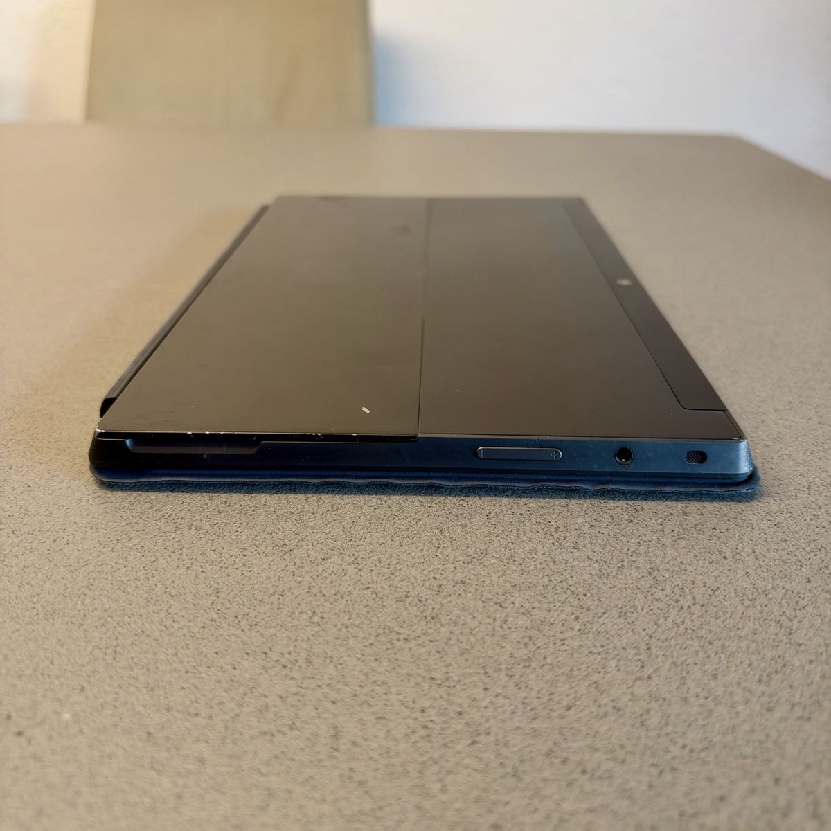 Microsoft Tablet PC: Microsoft Surface 2 mit Tastatur / Type Cover  ungetestet – Difettoso da Steinach venduto da duju2018 2
